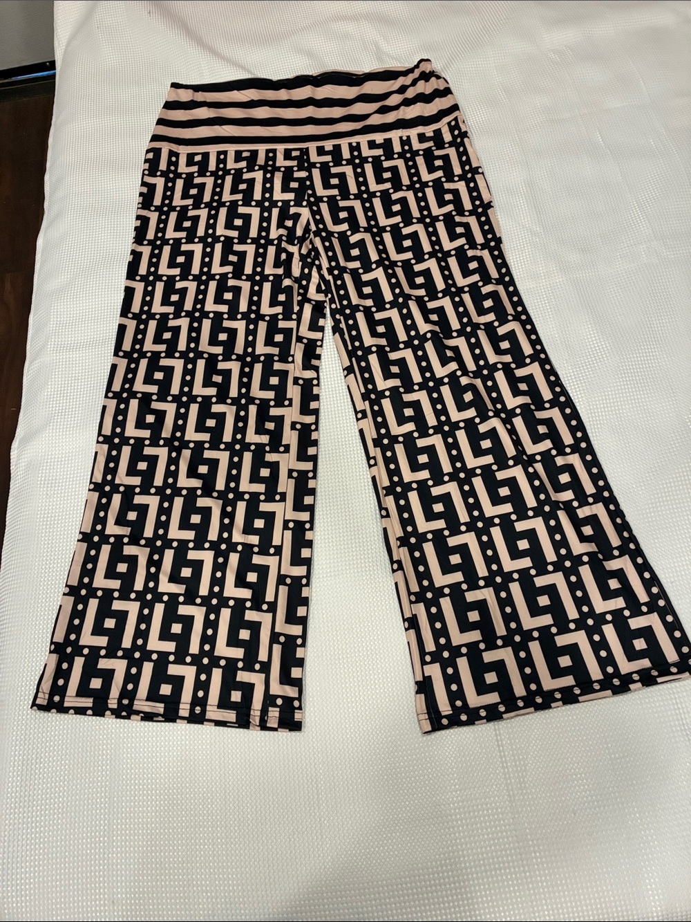 NWOT Geometric Print Wide-Leg Pants - Black & Blush boho sixties palazzo style